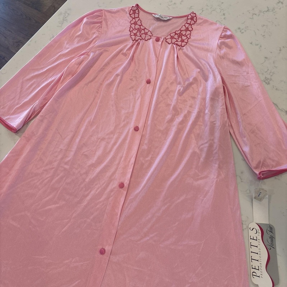 NWT Vtg VANITY FAIR Petite MED Nightgown Robe‎ Lounge Housecoat Pink Satin Nylon